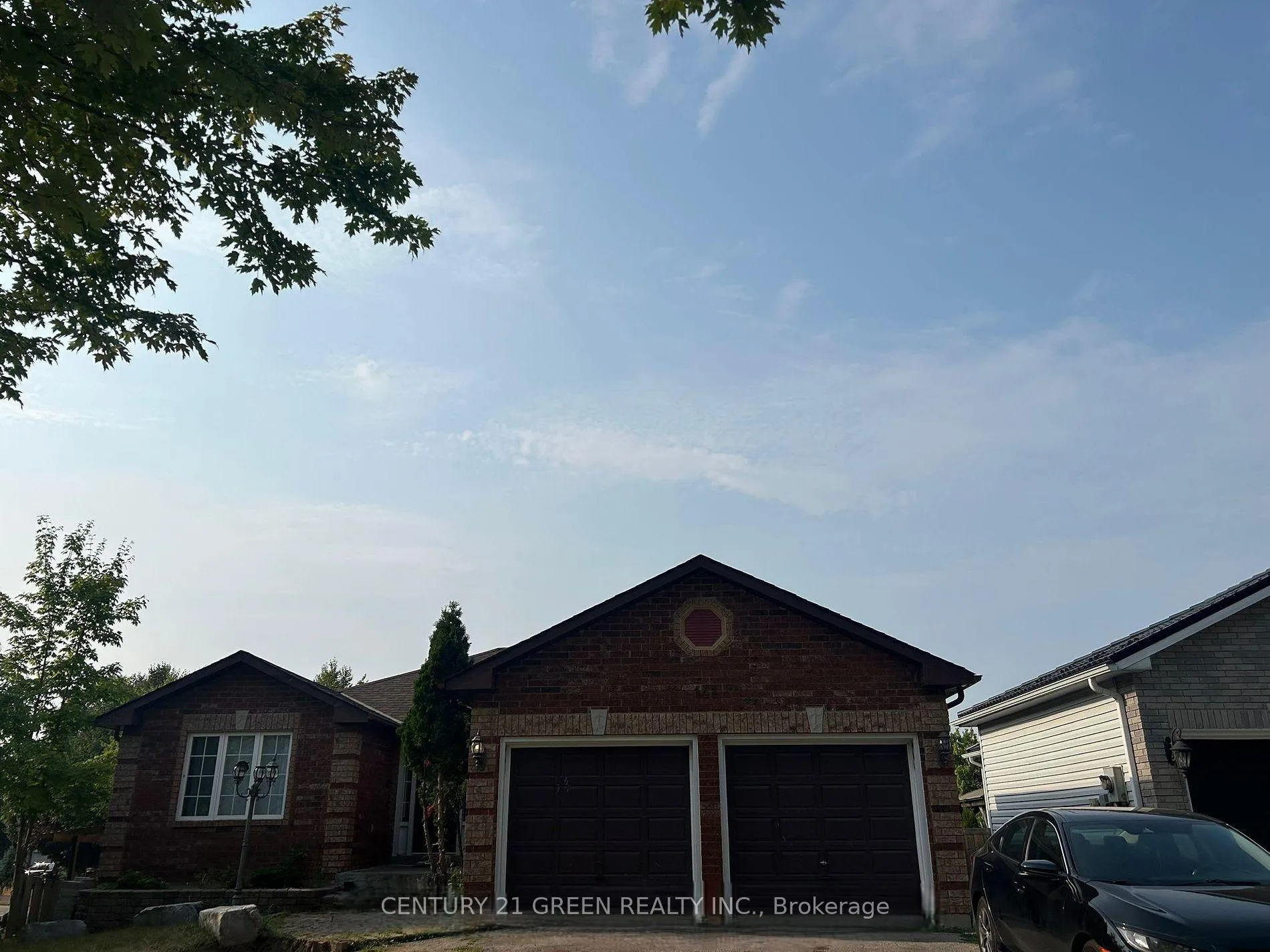 Photo 2 of 141 Columbia Road E, Barrie, Holly — HOMEH