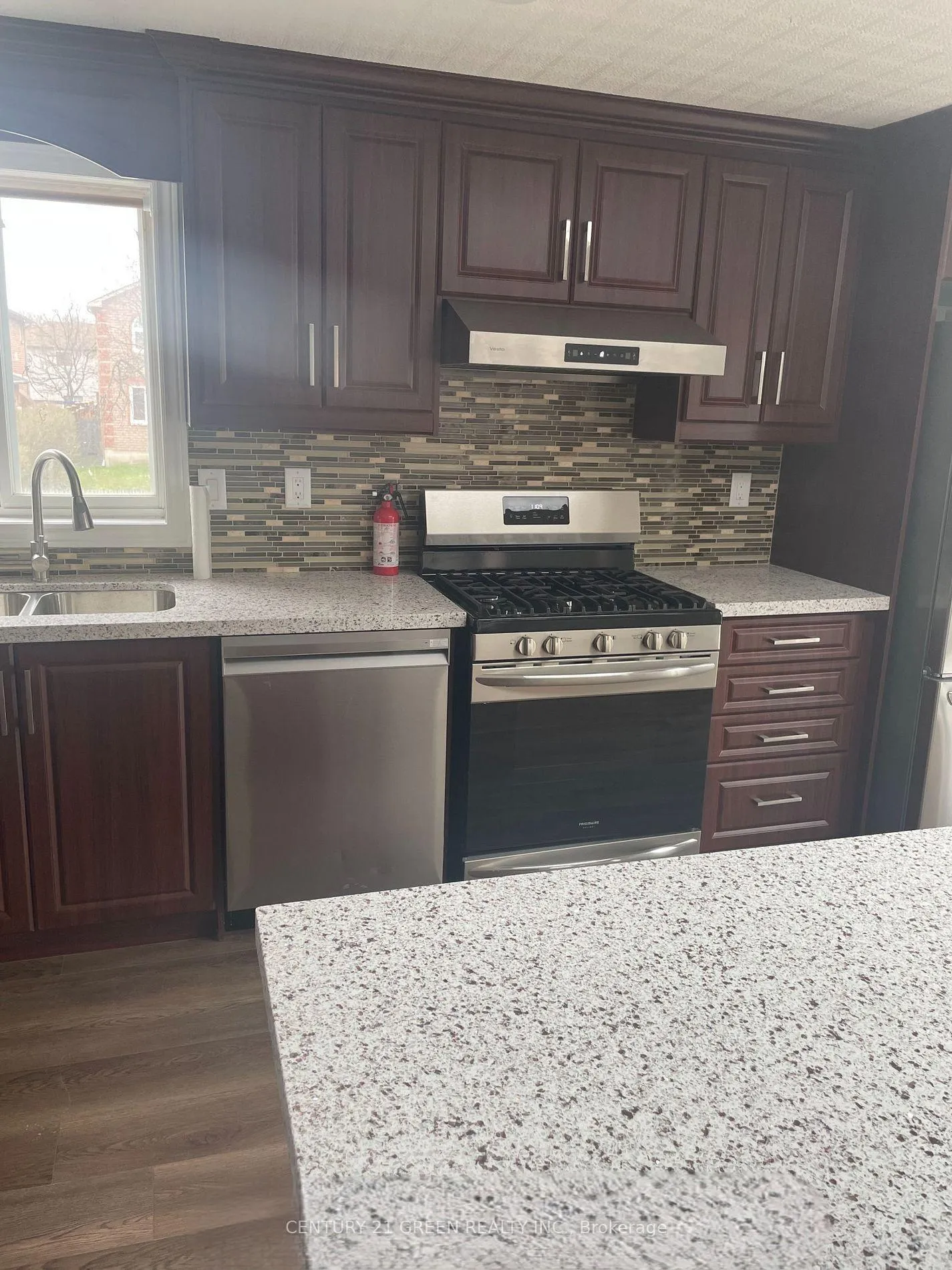 Photo 11 of 141 Columbia Road E, Barrie, Holly — HOMEH