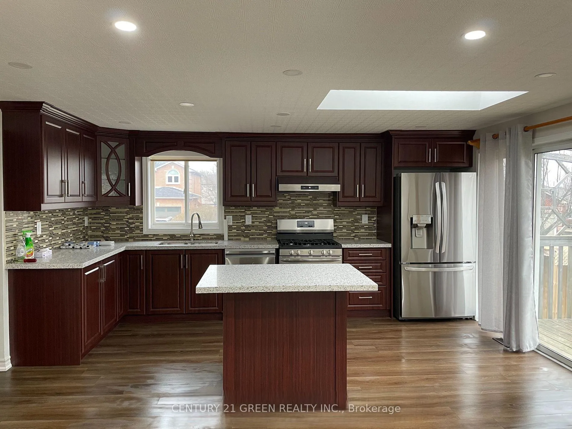 Photo 13 of 141 Columbia Road E, Barrie, Holly — HOMEH