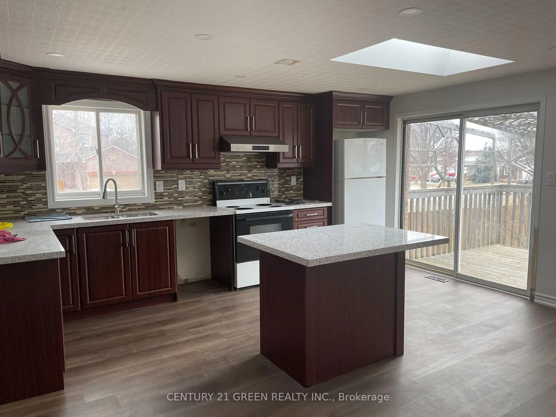 Photo 15 of 141 Columbia Road E, Barrie, Holly — HOMEH