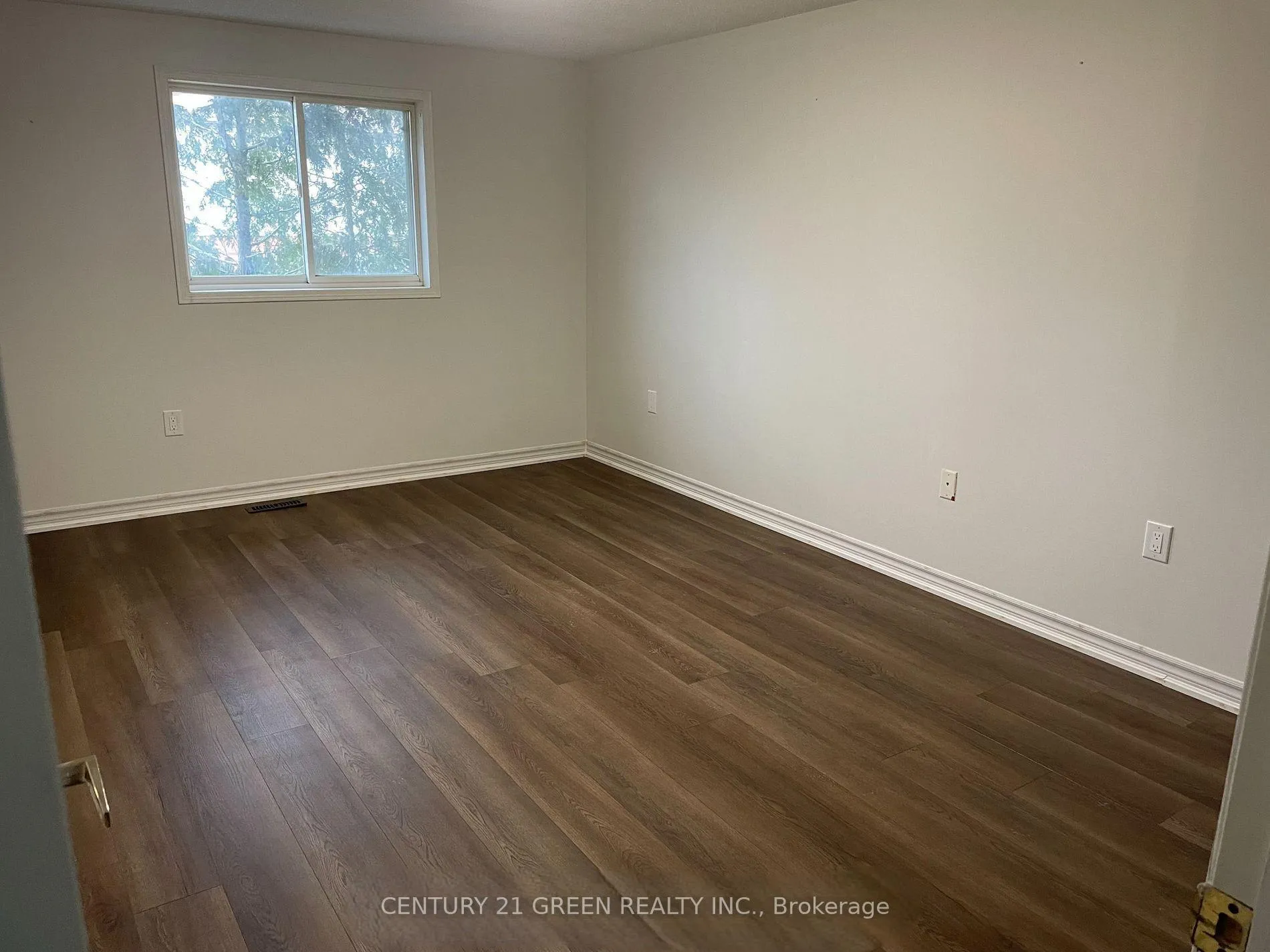 Photo 16 of 141 Columbia Road E, Barrie, Holly — HOMEH
