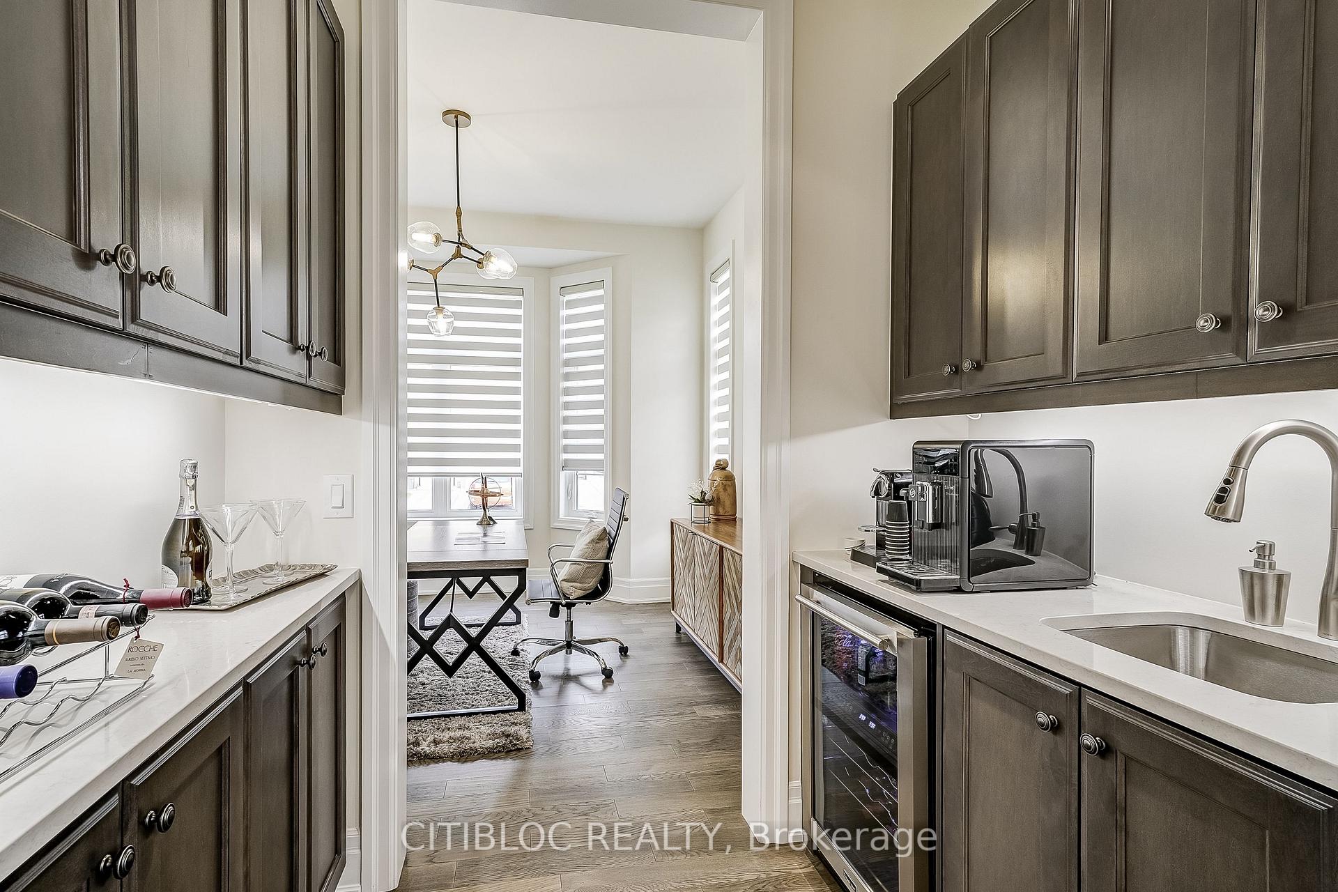 Photo 6 of 157 Klein Mills Road, Vaughan, Kleinburg — HOMEH