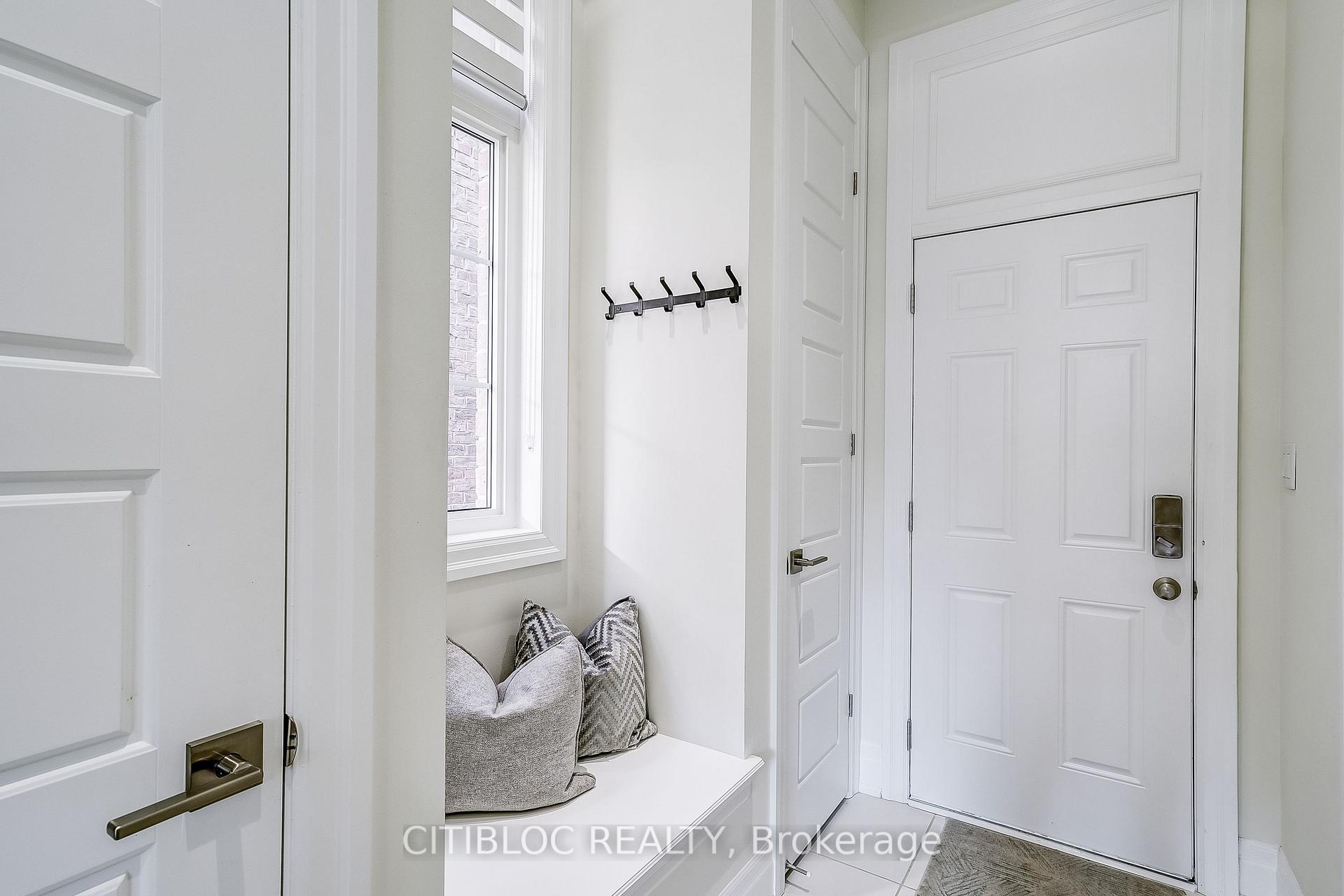 Photo 17 of 157 Klein Mills Road, Vaughan, Kleinburg — HOMEH