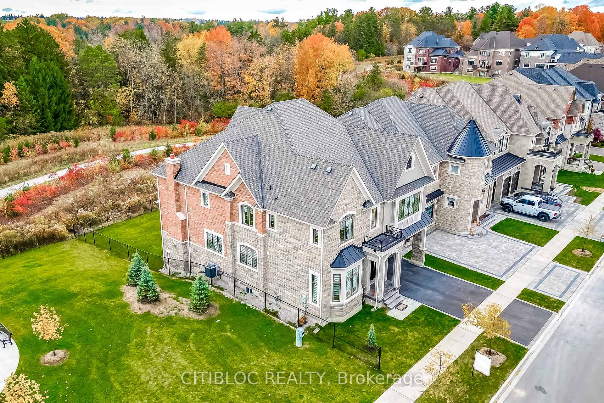 Photo 35 of 157 Klein Mills Road, Vaughan, Kleinburg — HOMEH