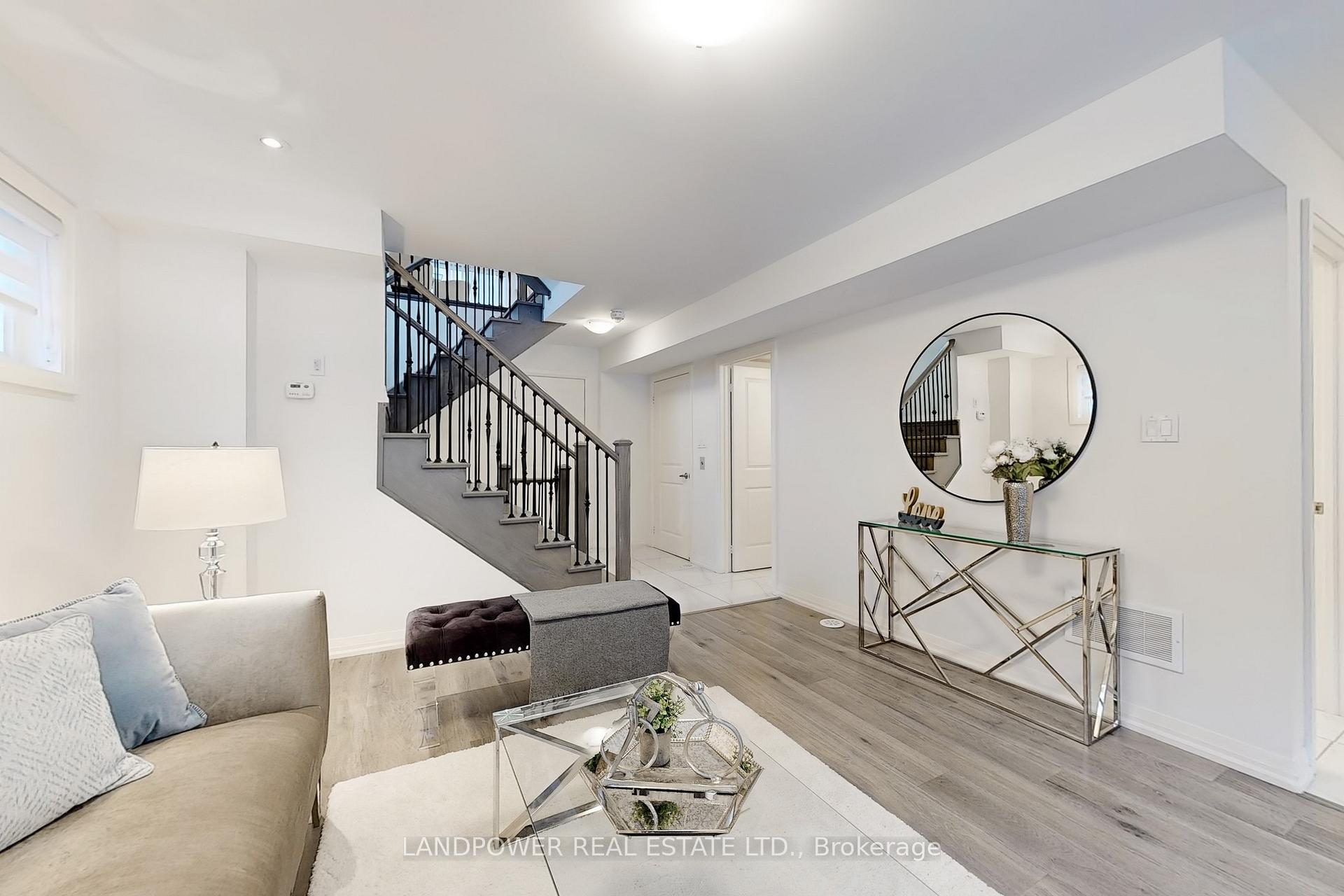 Photo 6 of 26 Canner Court, Vaughan, Patterson — HOMEH