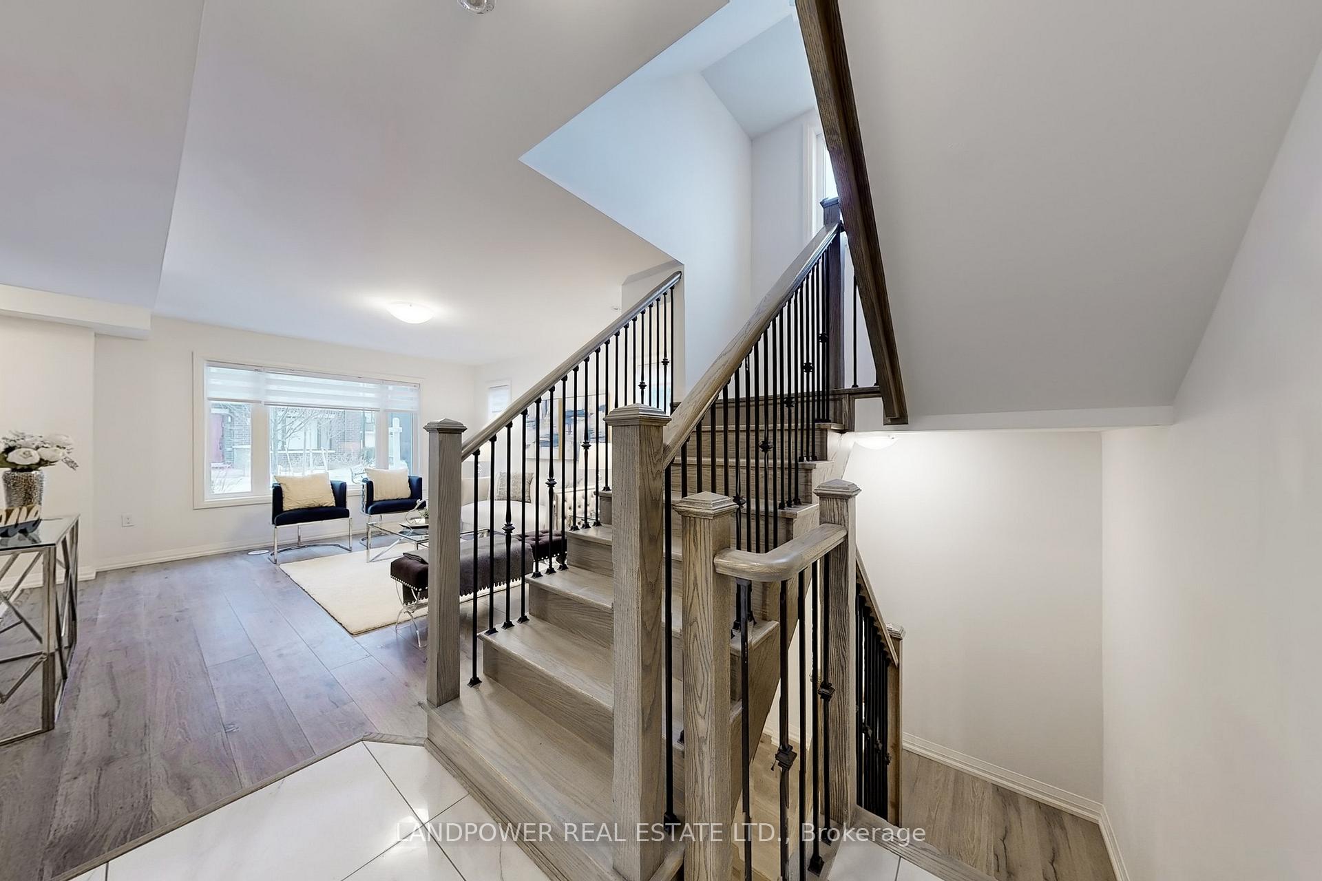 Photo 7 of 26 Canner Court, Vaughan, Patterson — HOMEH