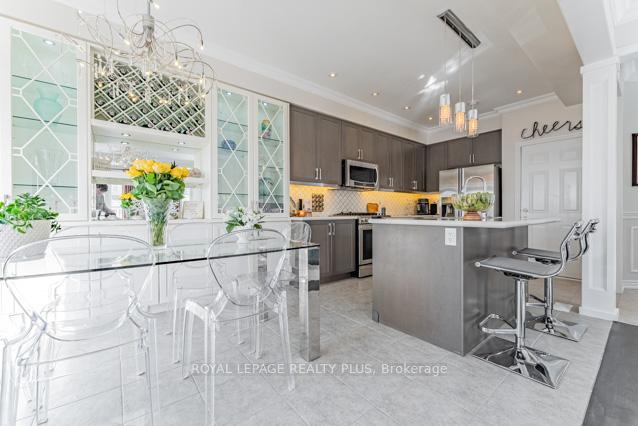 Photo 12 of 66 Killington Avenue, Vaughan, Kleinburg — HOMEH