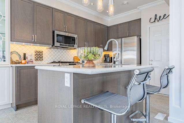 Photo 13 of 66 Killington Avenue, Vaughan, Kleinburg — HOMEH