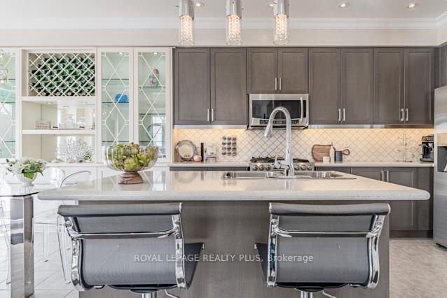 Photo 14 of 66 Killington Avenue, Vaughan, Kleinburg — HOMEH