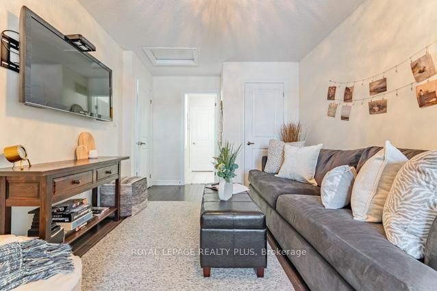 Photo 39 of 66 Killington Avenue, Vaughan, Kleinburg — HOMEH