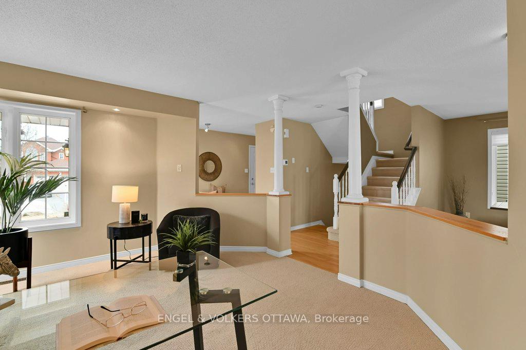 Photo 8 of 38 Whitestone Drive, Ottawa, Central Park — HOMEH