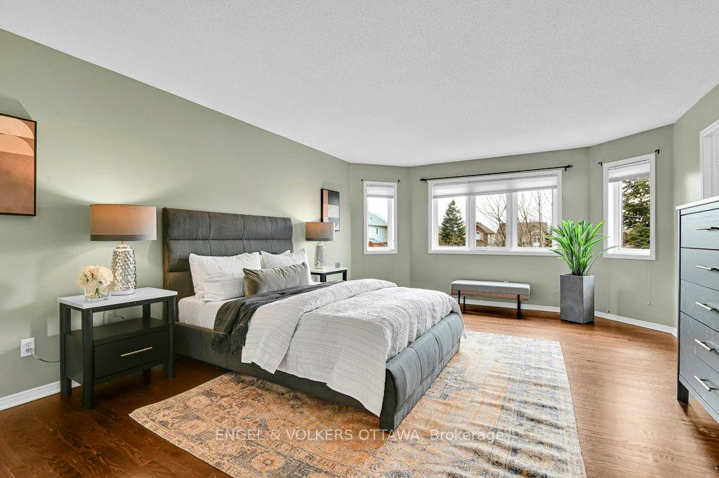 Photo 20 of 38 Whitestone Drive, Ottawa, Central Park — HOMEH