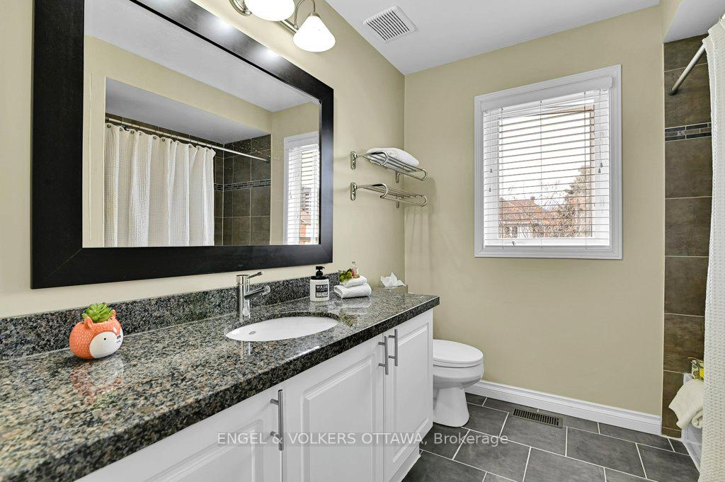 Photo 24 of 38 Whitestone Drive, Ottawa, Central Park — HOMEH