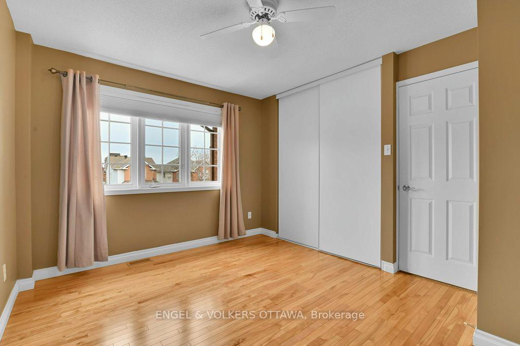 Photo 25 of 38 Whitestone Drive, Ottawa, Central Park — HOMEH