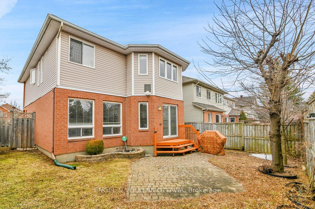 Photo 32 of 38 Whitestone Drive, Ottawa, Central Park — HOMEH