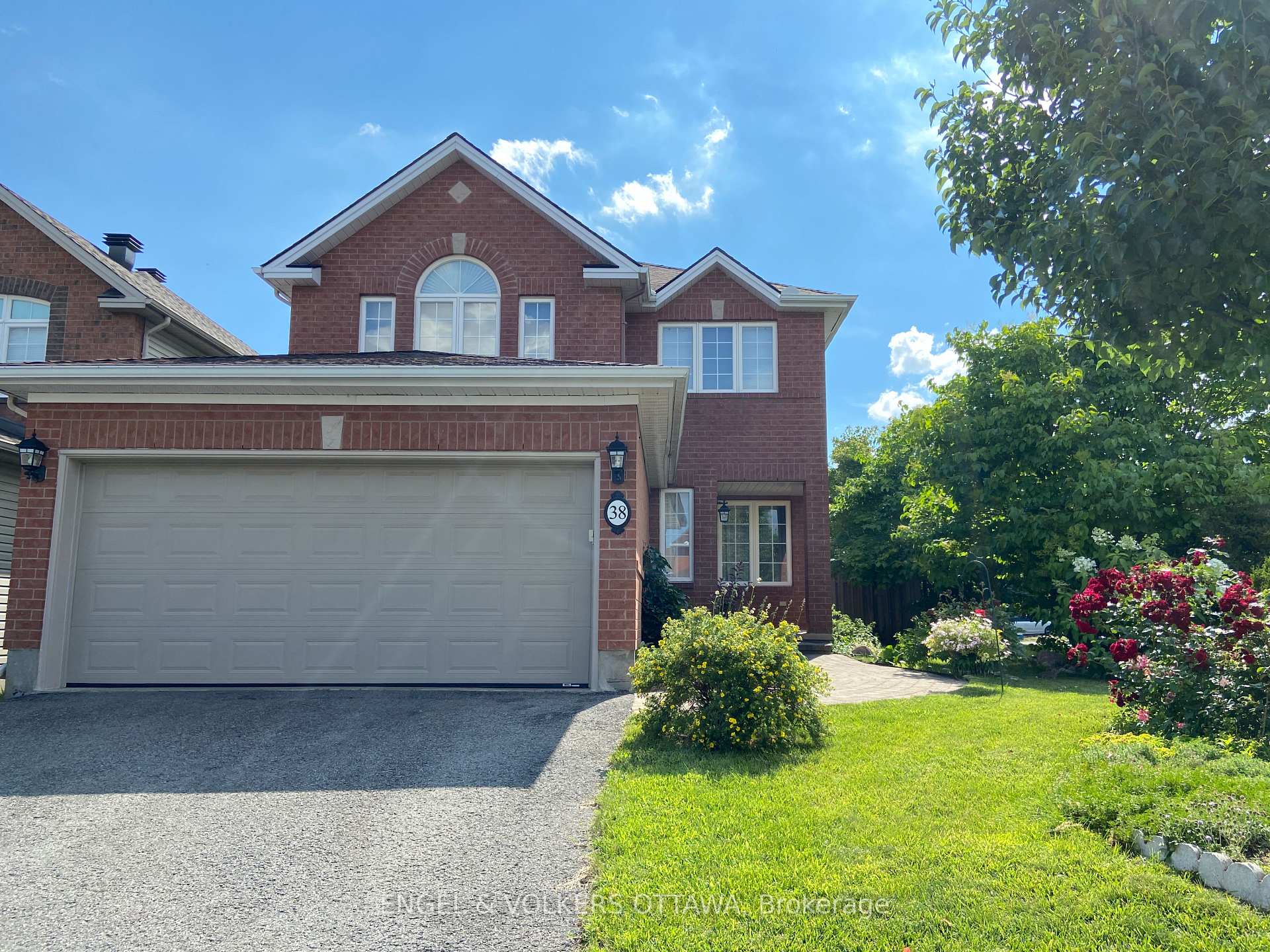 Photo 42 of 38 Whitestone Drive, Ottawa, Central Park — HOMEH