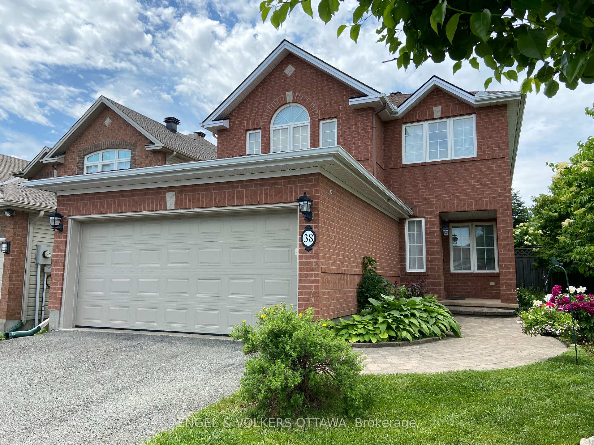 Photo 43 of 38 Whitestone Drive, Ottawa, Central Park — HOMEH
