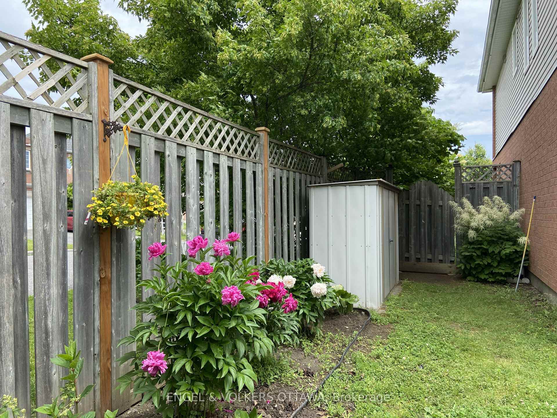 Photo 40 of 38 Whitestone Drive, Ottawa, Central Park — HOMEH