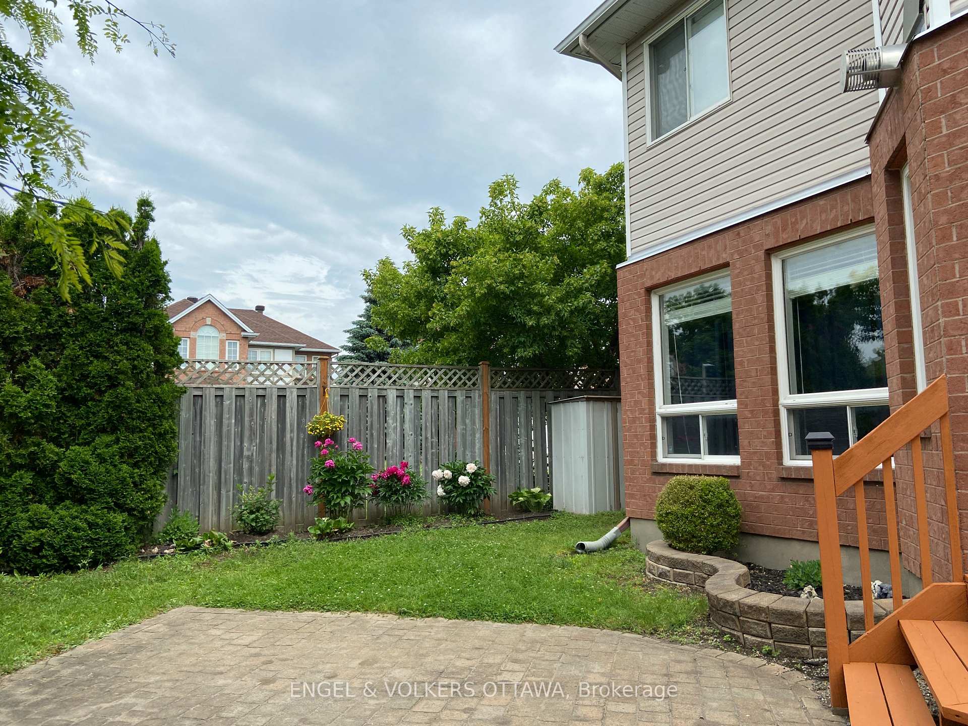 Photo 39 of 38 Whitestone Drive, Ottawa, Central Park — HOMEH