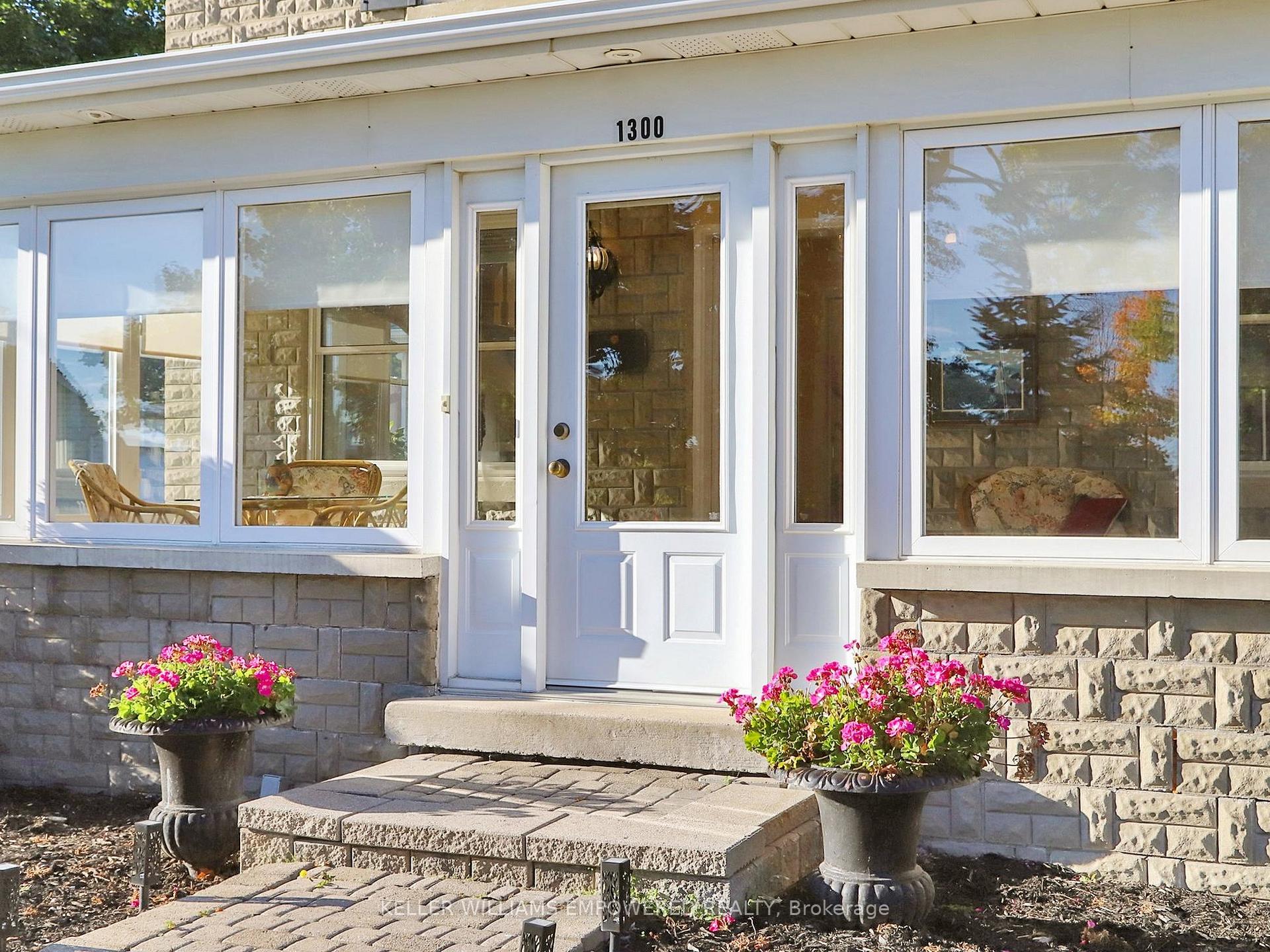 Photo 2 of 1300 Langstaff Road, Vaughan, Patterson — HOMEH
