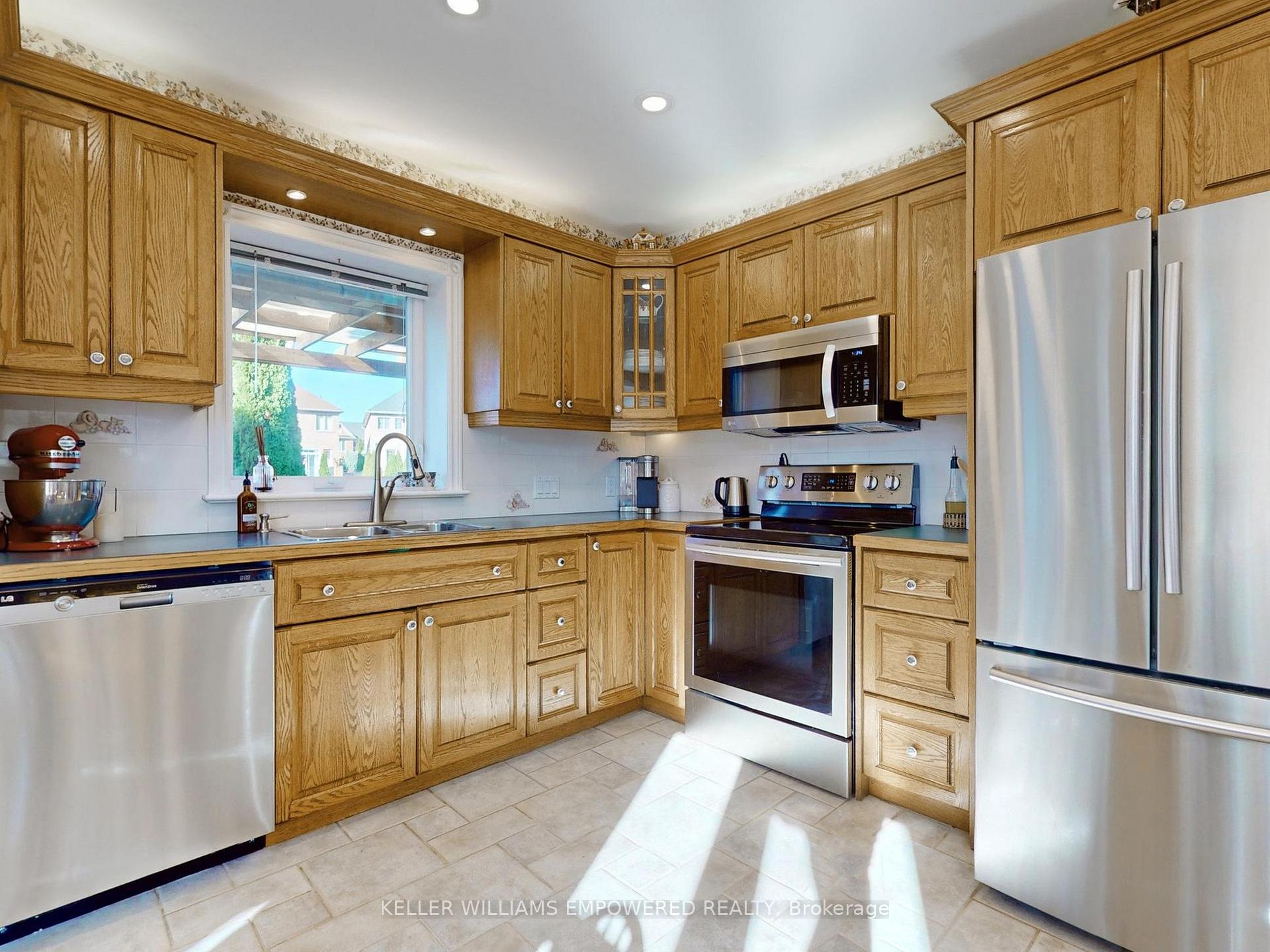 Photo 7 of 1300 Langstaff Road, Vaughan, Patterson — HOMEH