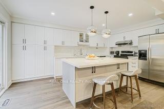 Photo 4 of 136 Jaimie Road, Vaughan, Brownridge — HOMEH