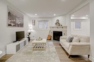Photo 8 of 136 Jaimie Road, Vaughan, Brownridge — HOMEH