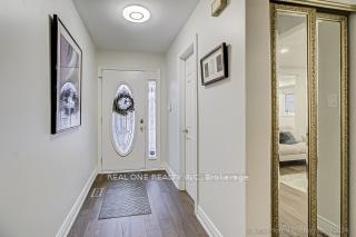 Photo 10 of 136 Jaimie Road, Vaughan, Brownridge — HOMEH