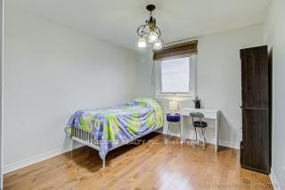 Photo 13 of 136 Jaimie Road, Vaughan, Brownridge — HOMEH