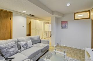 Photo 24 of 136 Jaimie Road, Vaughan, Brownridge — HOMEH