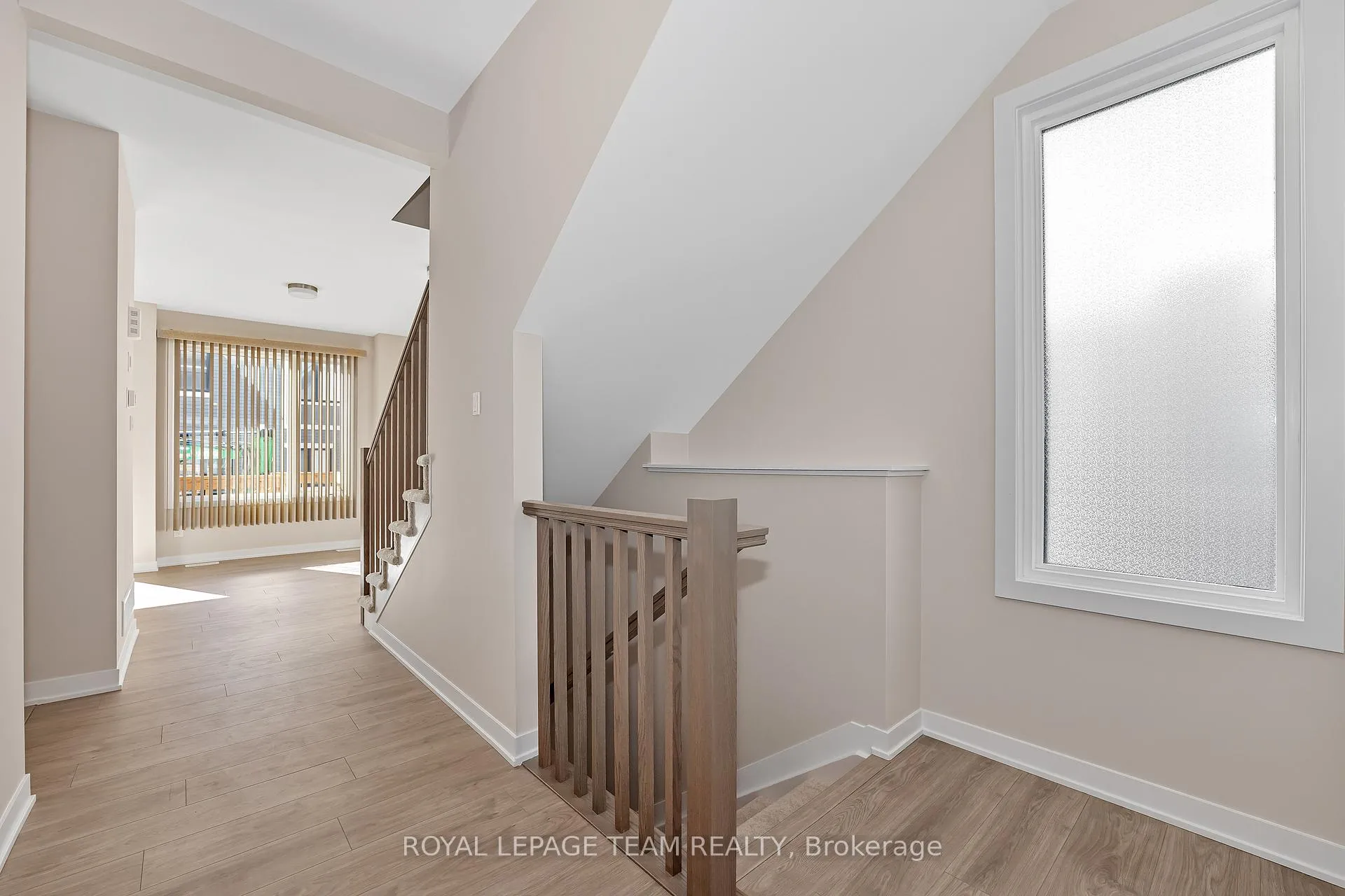 Photo 4 of 48 Pumice Place S, Ottawa, Barrhaven - Half Moon Bay — HOMEH