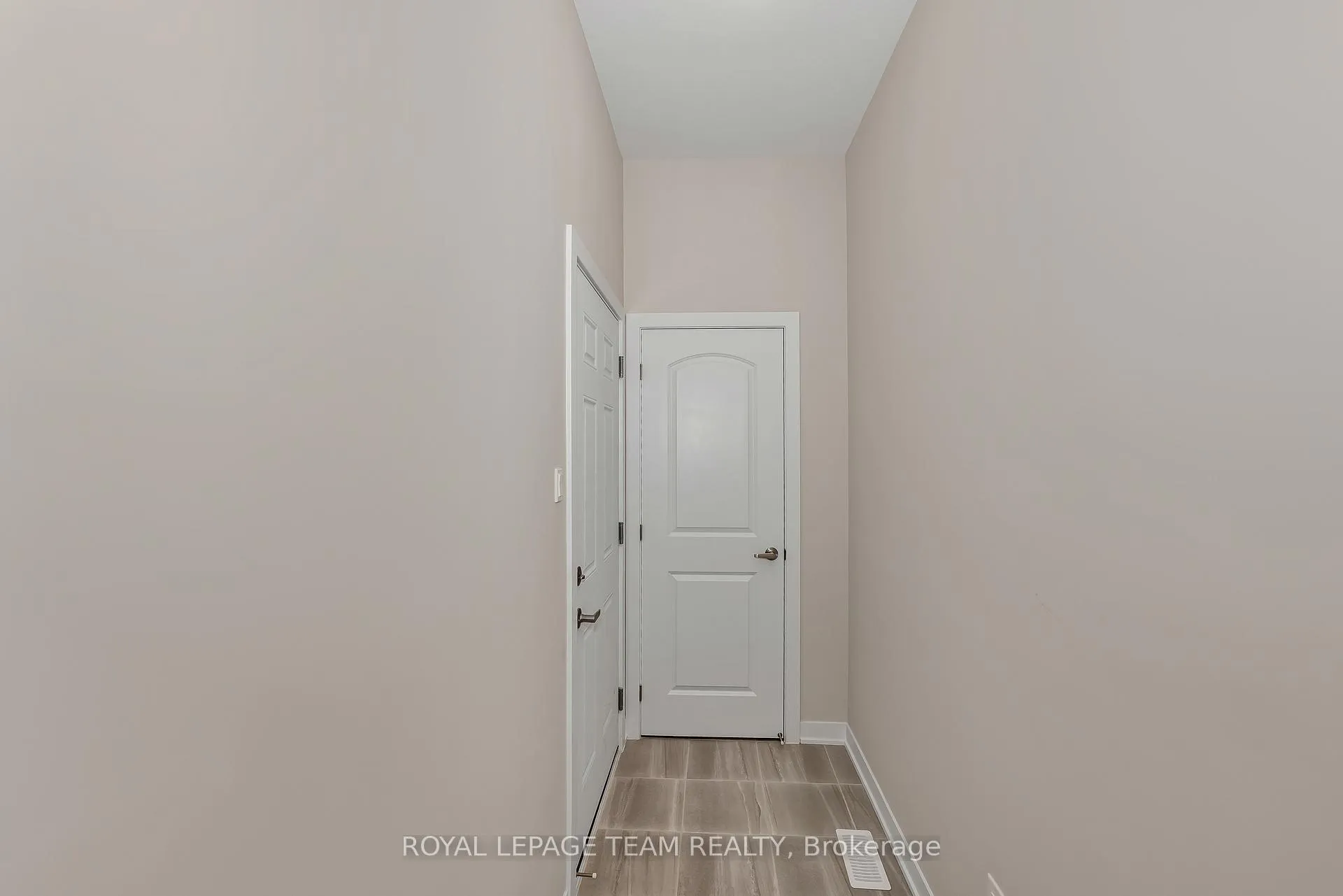 Photo 5 of 48 Pumice Place S, Ottawa, Barrhaven - Half Moon Bay — HOMEH