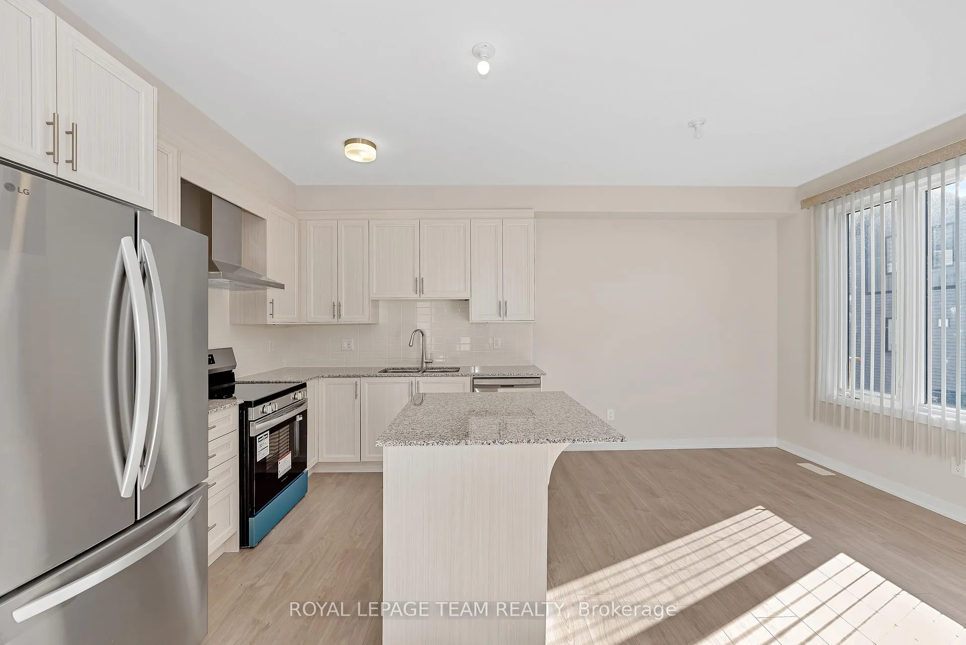Photo 8 of 48 Pumice Place S, Ottawa, Barrhaven - Half Moon Bay — HOMEH
