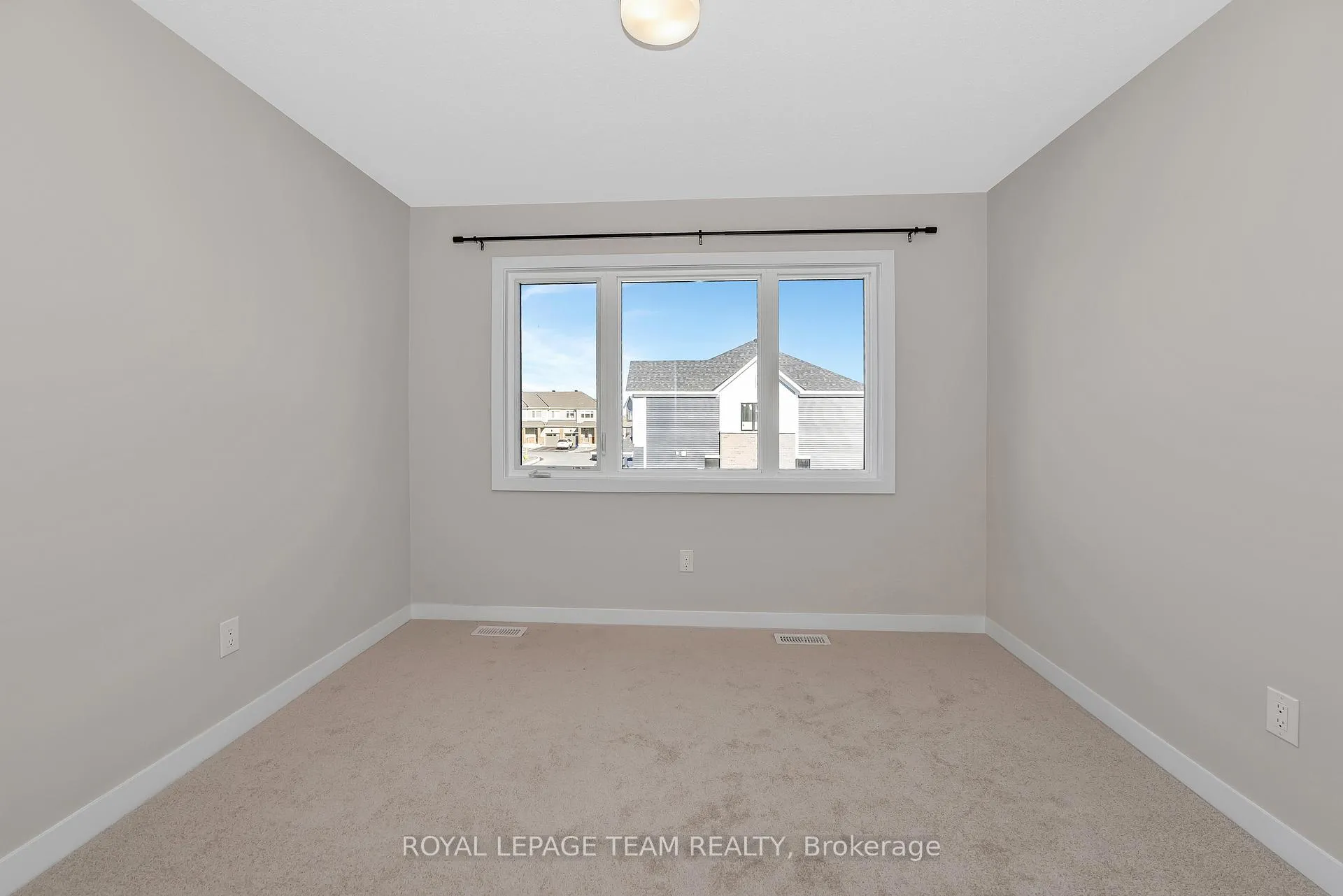 Photo 17 of 48 Pumice Place S, Ottawa, Barrhaven - Half Moon Bay — HOMEH