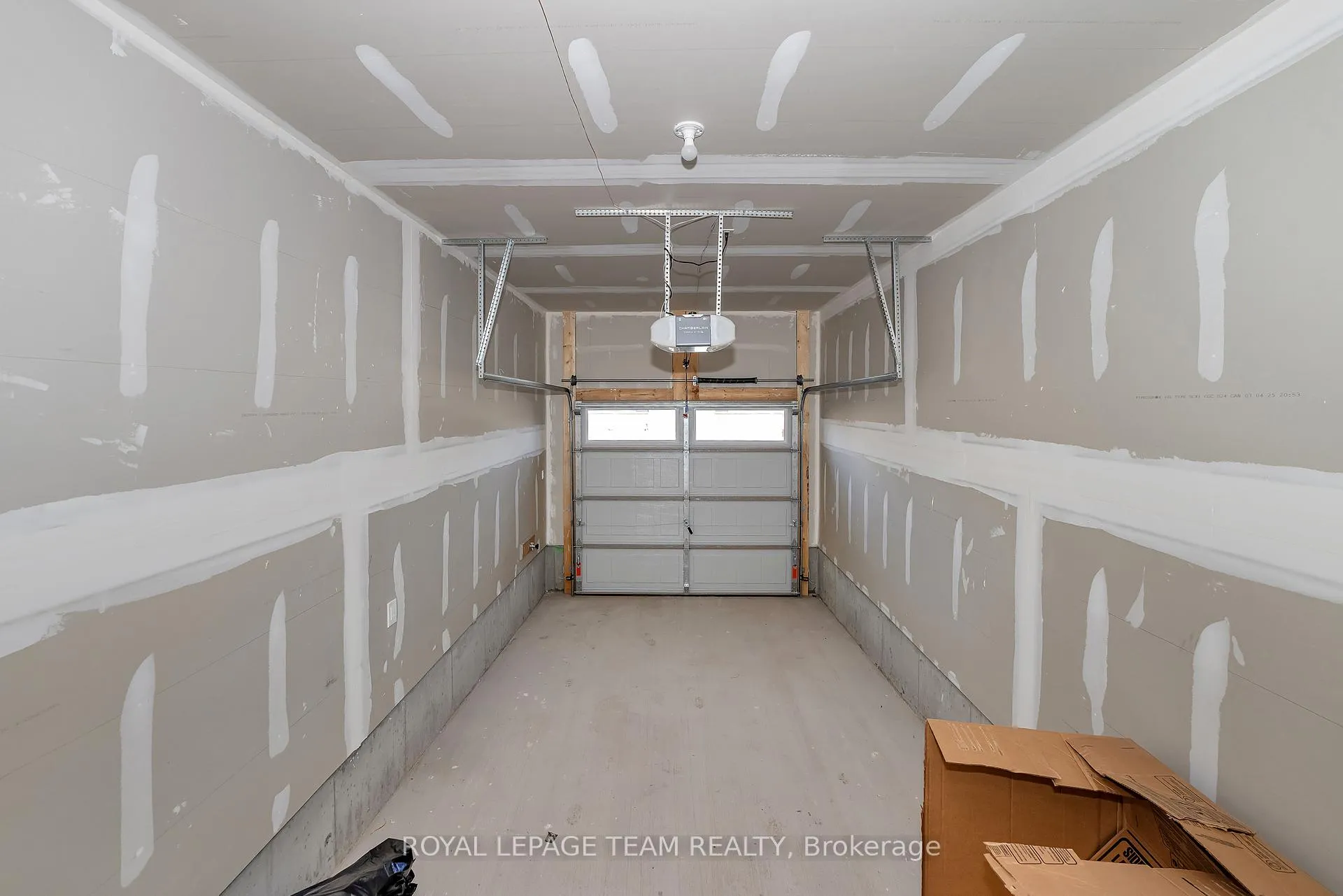 Photo 32 of 48 Pumice Place S, Ottawa, Barrhaven - Half Moon Bay — HOMEH