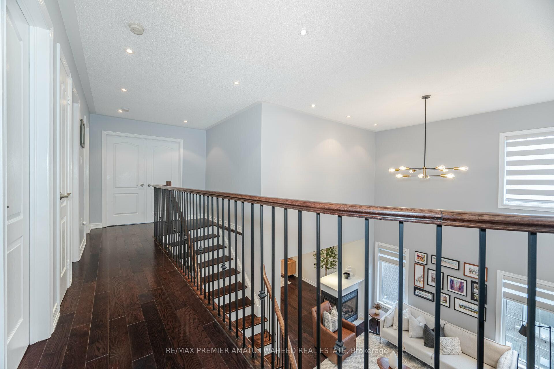 Photo 15 of 53 Crown Crescent, Vaughan, Sonoma Heights — HOMEH