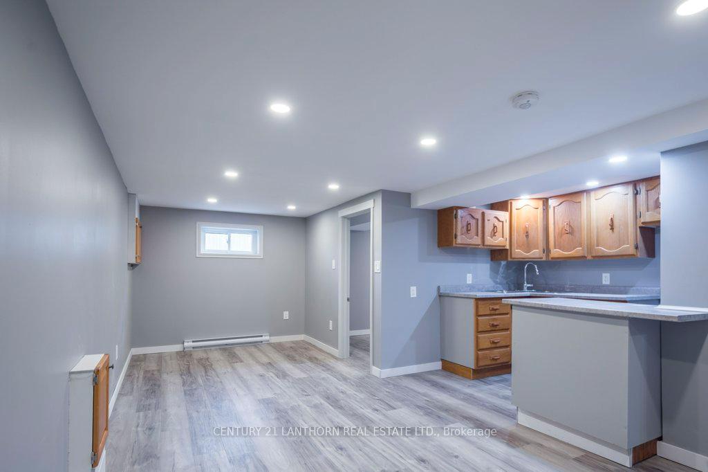Photo 2 of Unit Unit B, 66 Crestview Avenue, Belleville, Belleville Ward — HOMEH