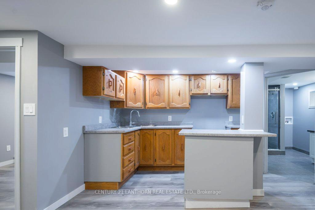 Photo 3 of Unit Unit B, 66 Crestview Avenue, Belleville, Belleville Ward — HOMEH