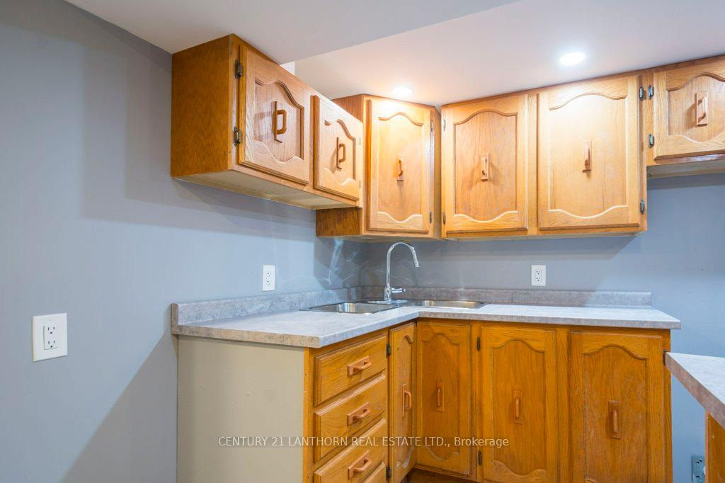 Photo 4 of Unit Unit B, 66 Crestview Avenue, Belleville, Belleville Ward — HOMEH