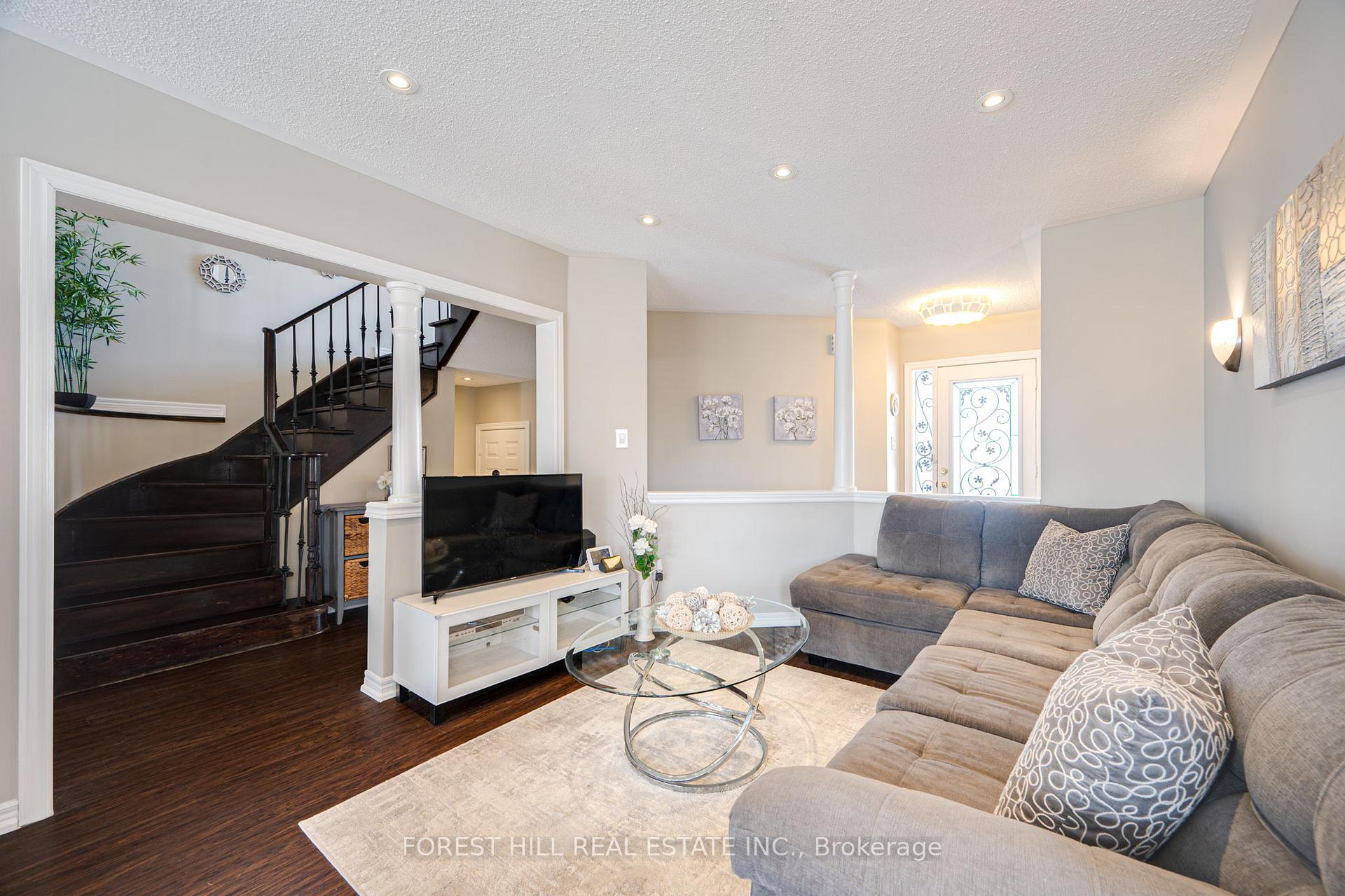 Photo 6 of 74 Solway Avenue, Vaughan, Maple — HOMEH