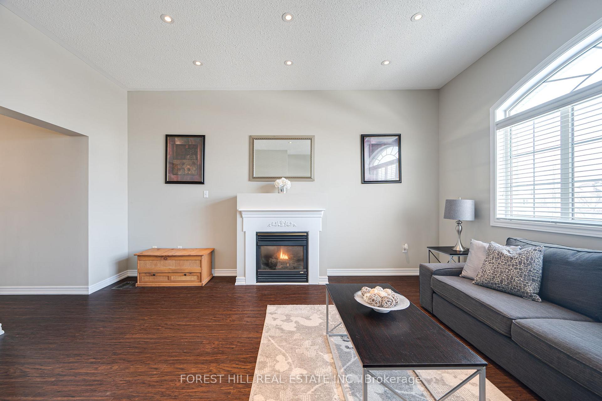 Photo 18 of 74 Solway Avenue, Vaughan, Maple — HOMEH