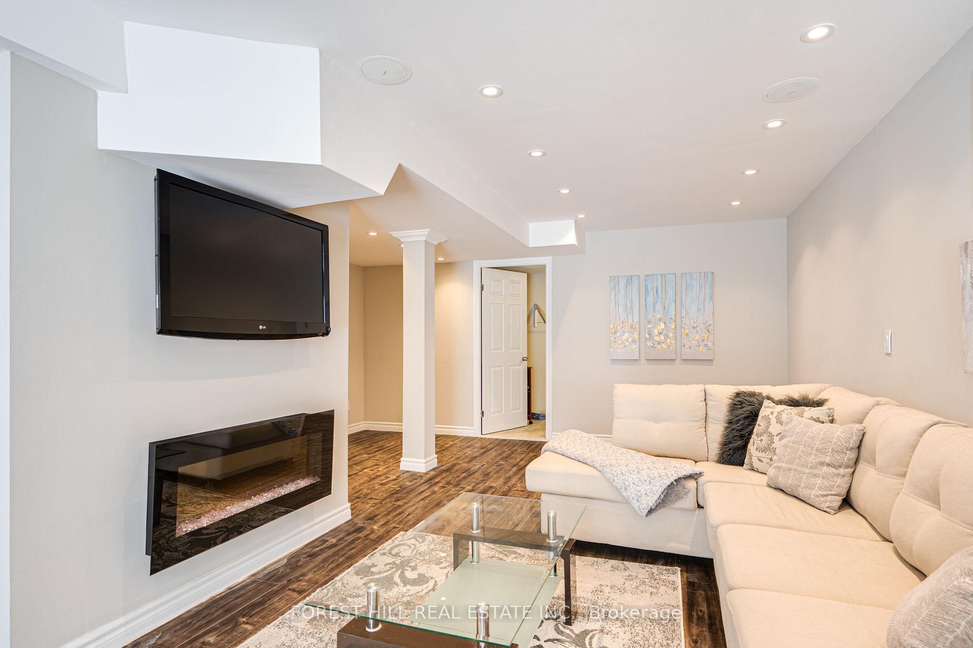 Photo 33 of 74 Solway Avenue, Vaughan, Maple — HOMEH