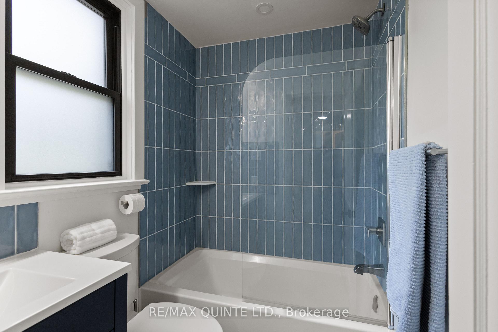 Photo 36 of 214 Victoria Avenue, Belleville, Belleville Ward — HOMEH
