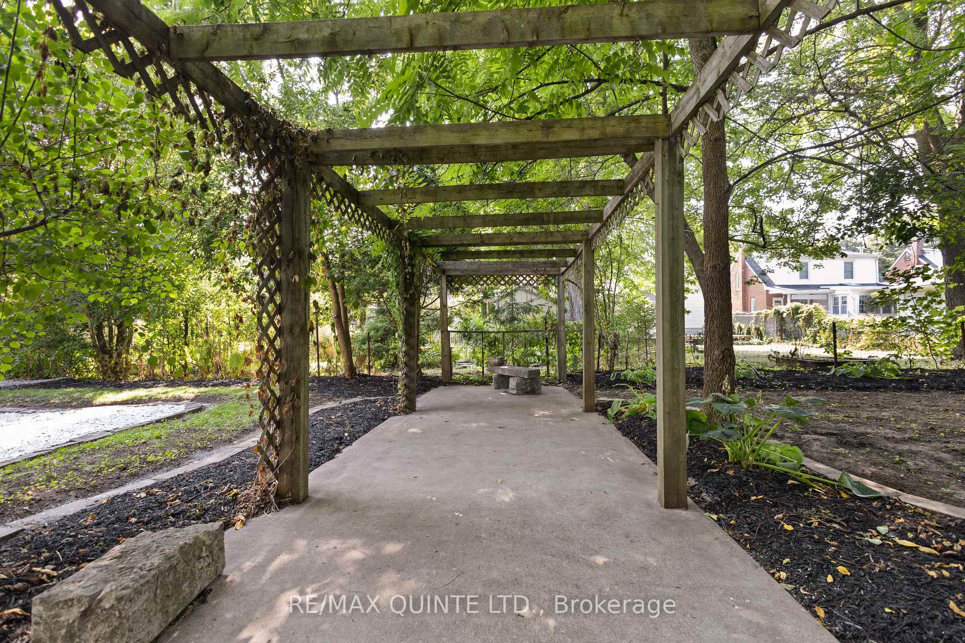 Photo 43 of 214 Victoria Avenue, Belleville, Belleville Ward — HOMEH