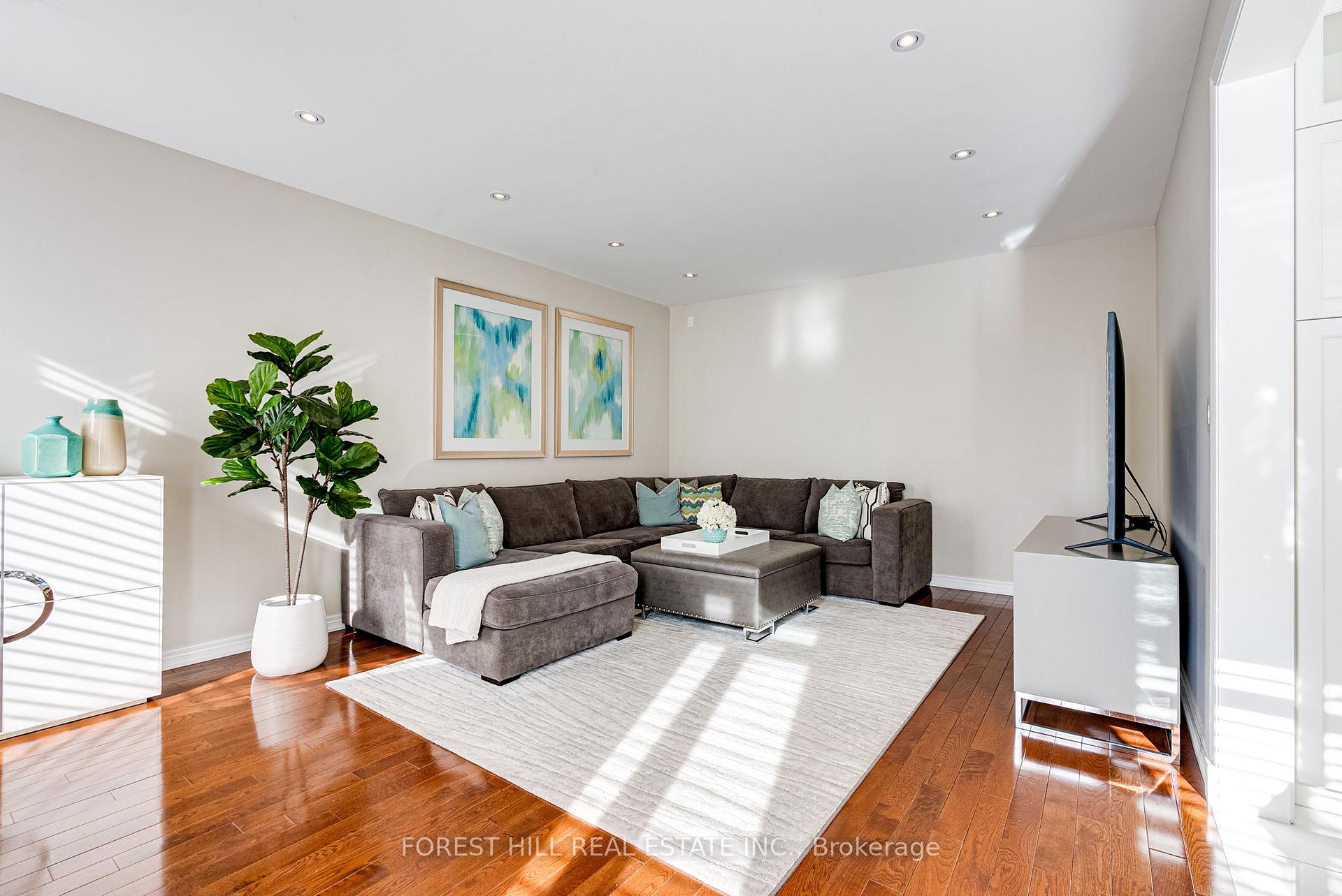 Photo 14 of 11 Hendel Drive, Vaughan, Patterson — HOMEH