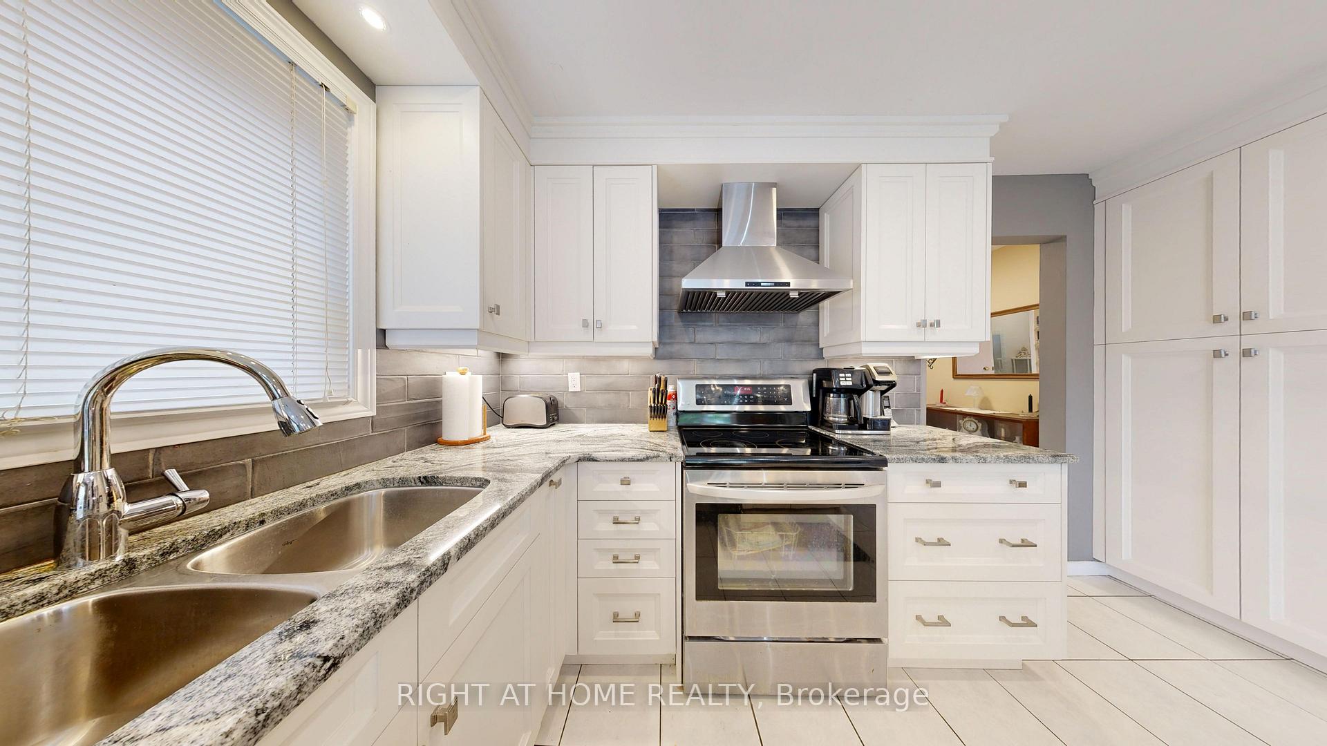 Photo 12 of 212 Delaney Drive, Ajax, Central West — HOMEH
