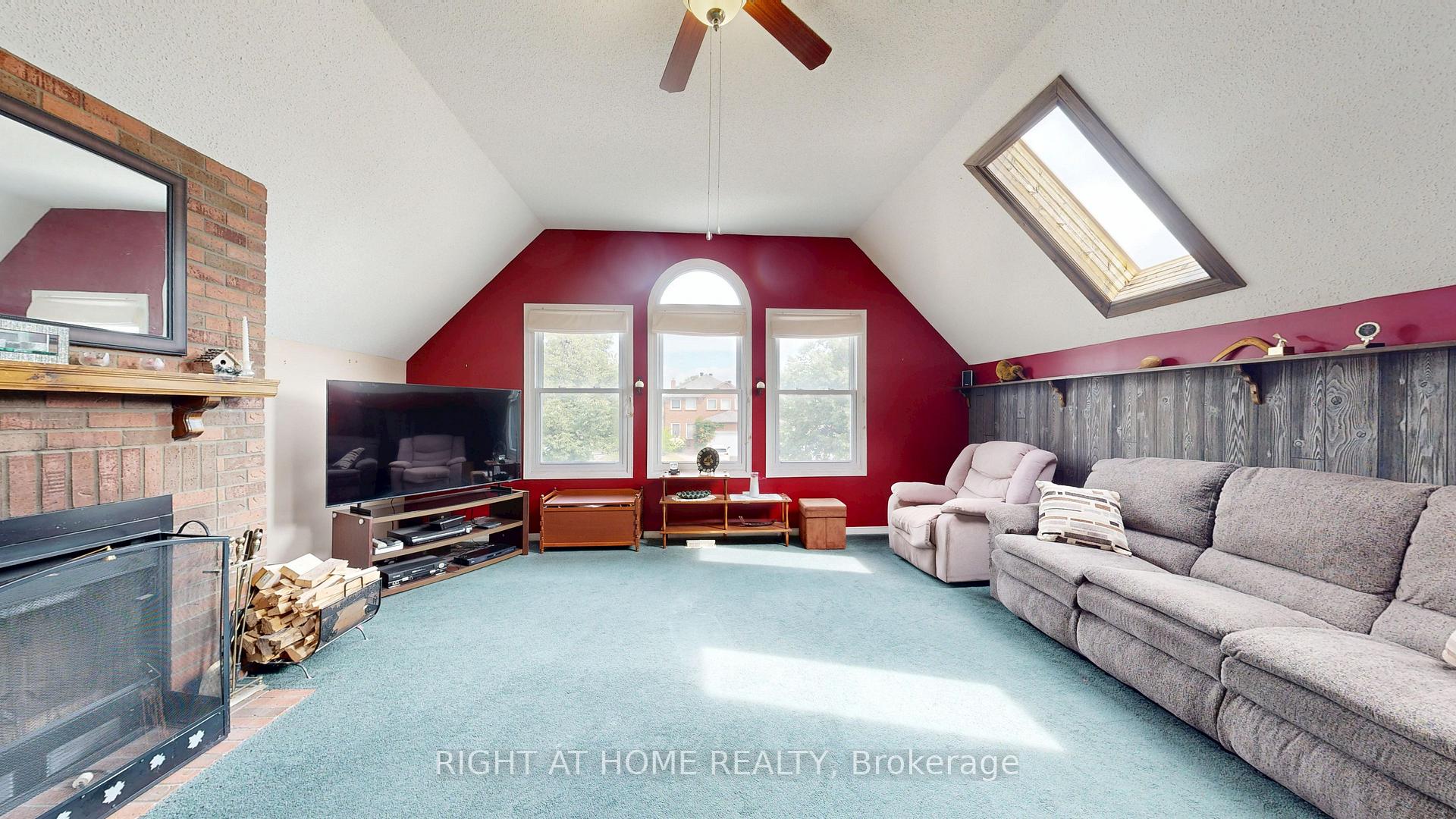Photo 17 of 212 Delaney Drive, Ajax, Central West — HOMEH