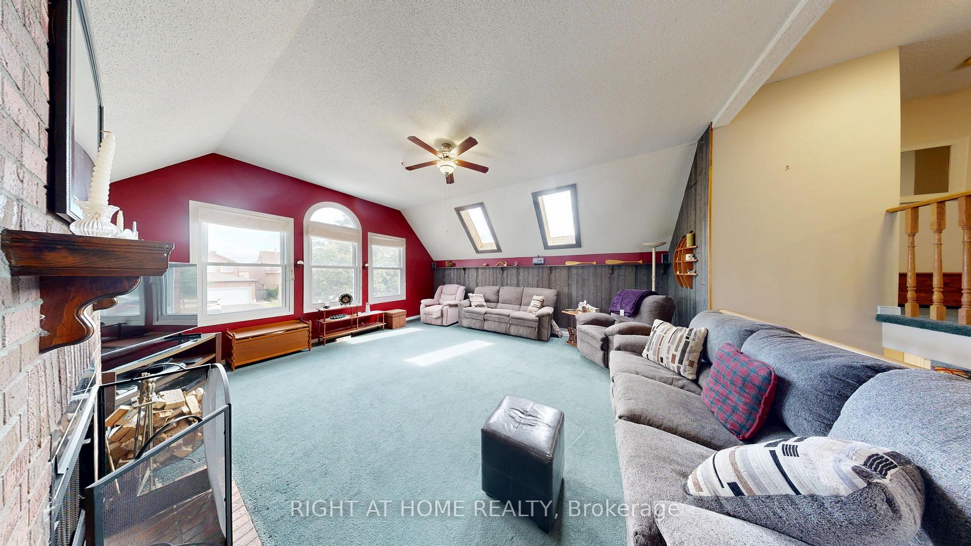 Photo 15 of 212 Delaney Drive, Ajax, Central West — HOMEH
