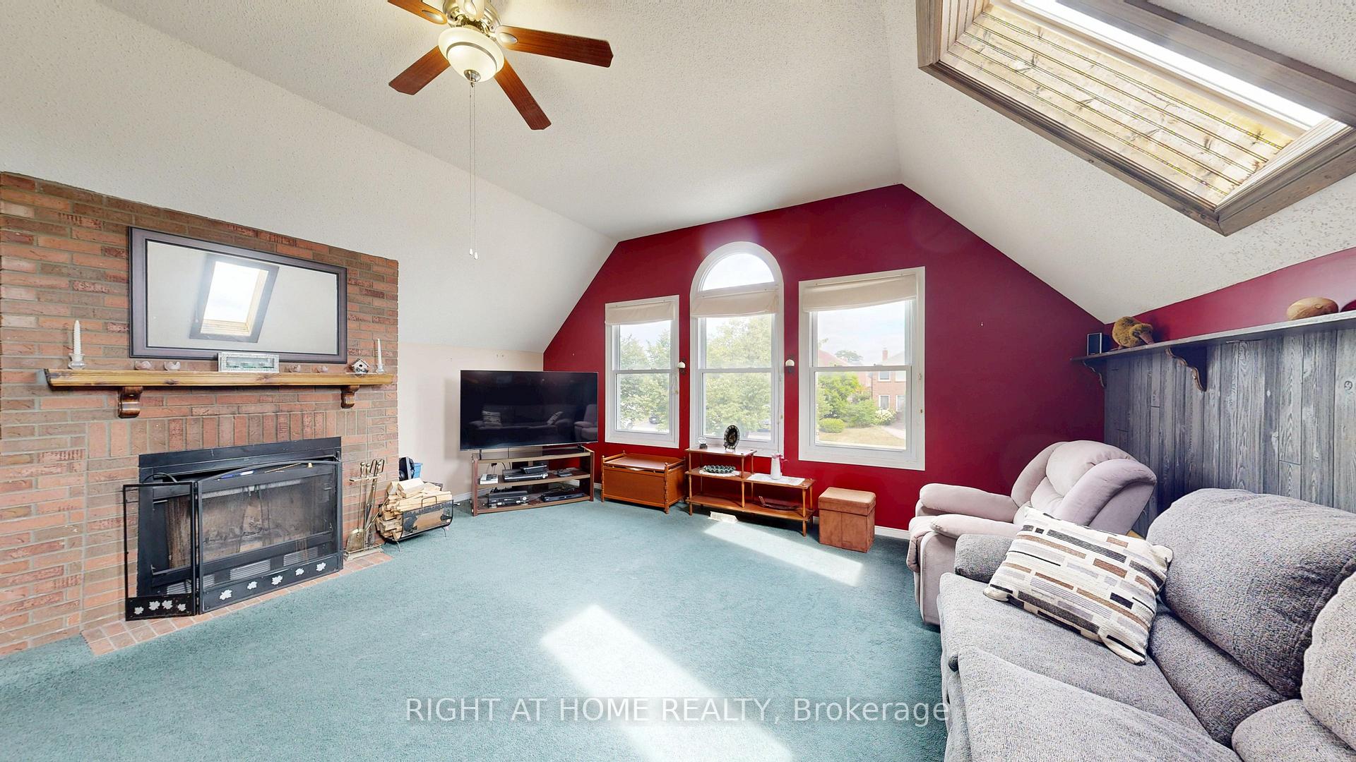 Photo 13 of 212 Delaney Drive, Ajax, Central West — HOMEH