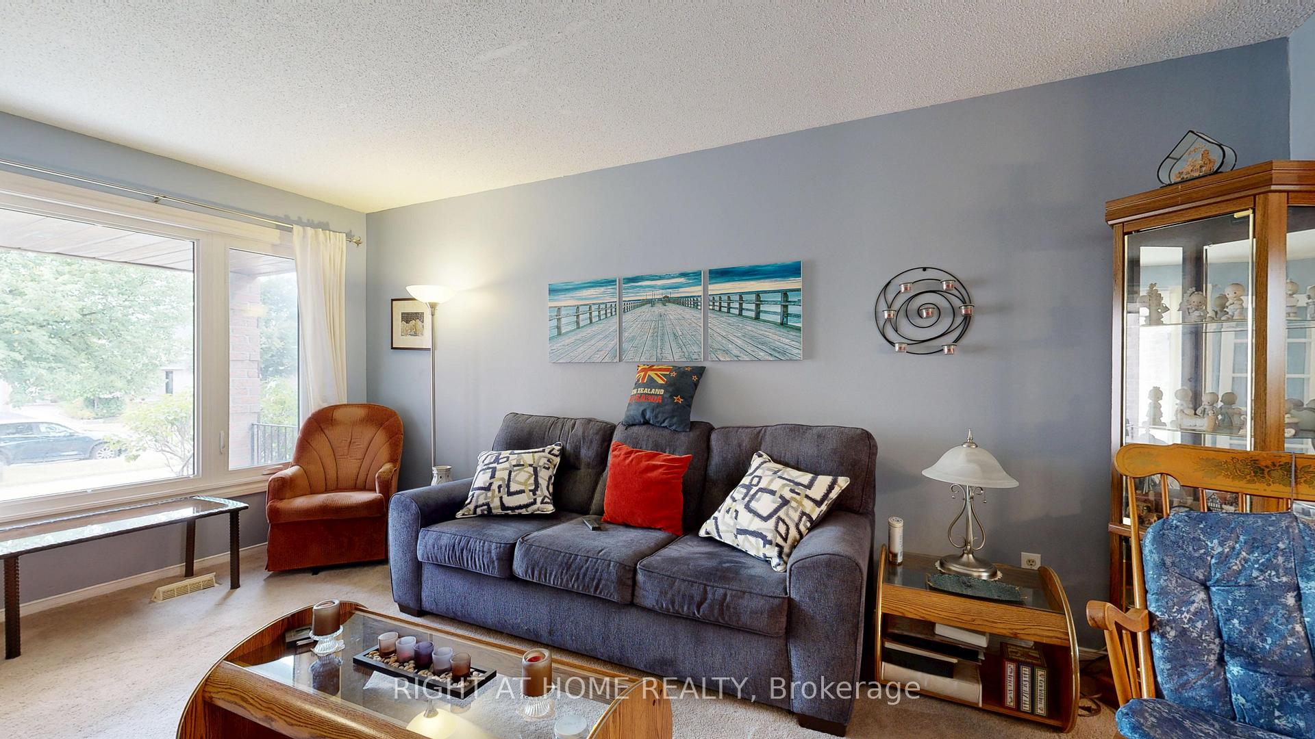 Photo 16 of 212 Delaney Drive, Ajax, Central West — HOMEH